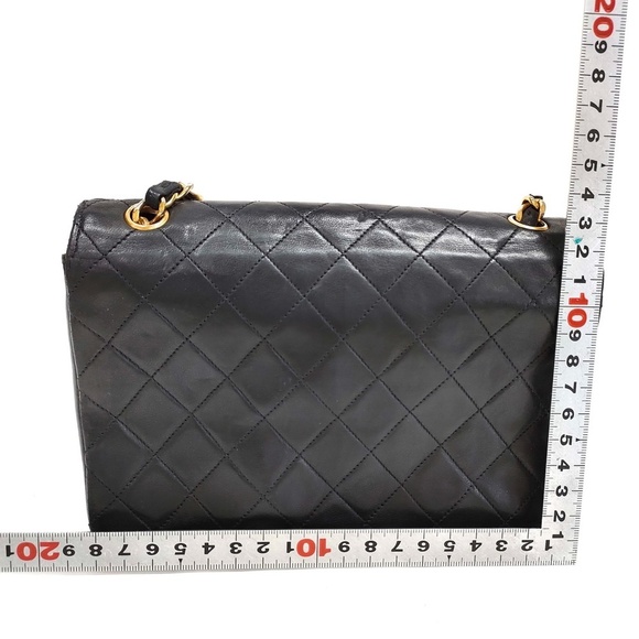 Chanel Matelasse Single Flap Single Chain Lamb Leather Bag - Picture 2 of 16